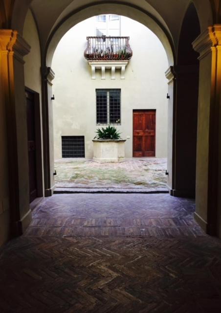 Antica Foligno 1600 Magic Apartment Exterior foto